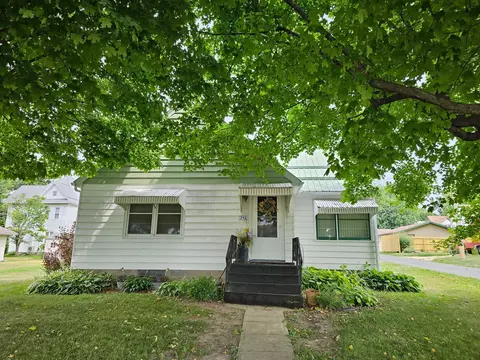 213 2nd St SE, Spring Grove, MN 55974