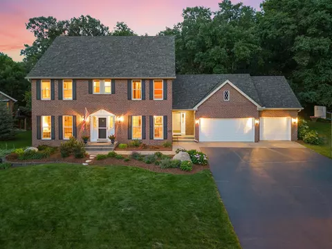 13664 Duluth Dr, Apple Valley, MN 55124