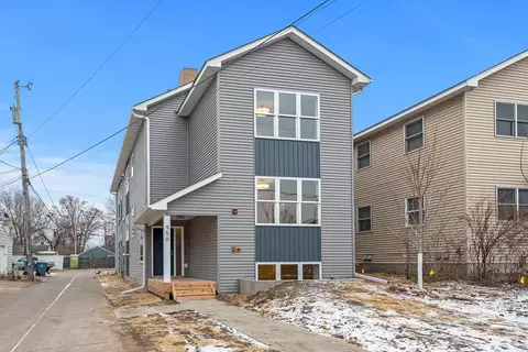 956 19th Ave NE, Minneapolis, MN 55418