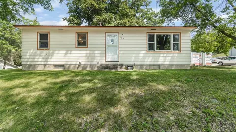 213 1st Ave SE, New London, MN 56273