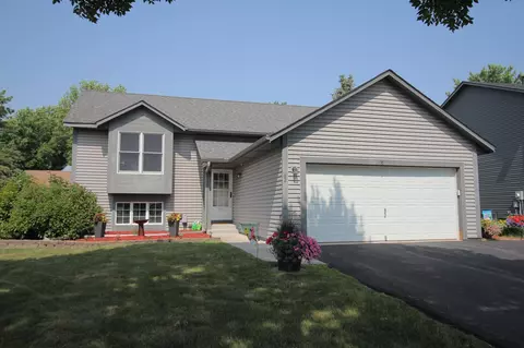 7182 Jensen Ave S, Cottage Grove, MN 55016