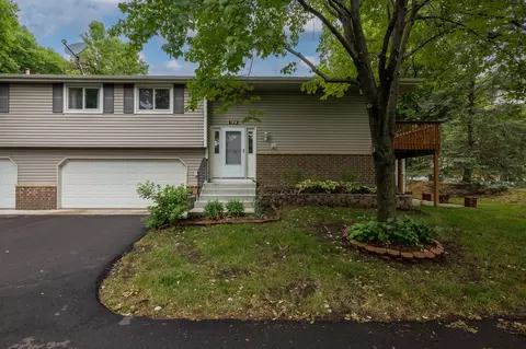 1216 Timbershore Ln, Eagan, MN 55123