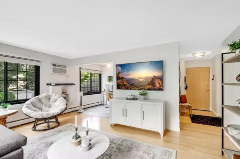 3844 Nicollet Ave #205, Minneapolis, MN 55409