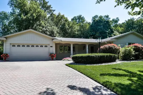 12809 Welcome Ln, Burnsville, MN 55337