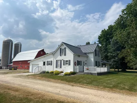 7231 County Road 10 NE, Plainview, MN 55964