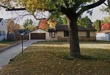 2138 Oakwood Dr, Mounds View, MN 55112