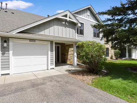 6973 Langford Ct #6, Edina, MN 55436