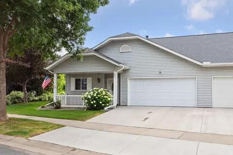 2851 Long Lake Dr, Stillwater, MN 55082