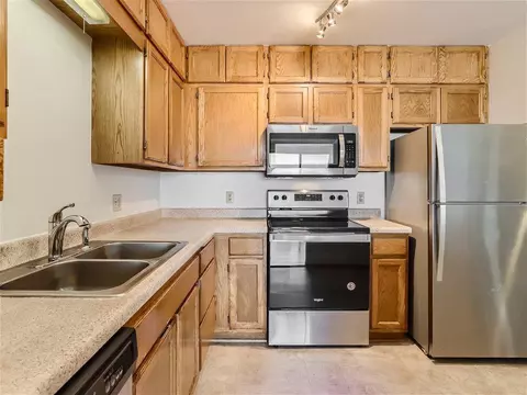2601 Kenzie Ter #521, Saint Anthony, MN 55418