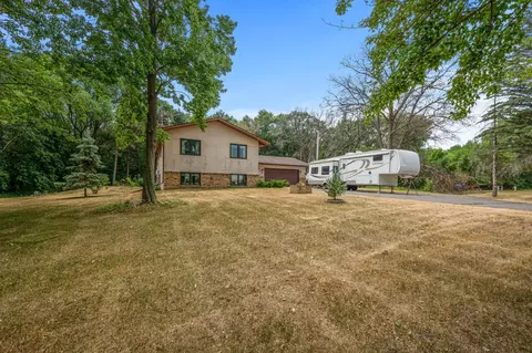 2636 Crosstown Blvd NE, Ham Lake, MN 55304