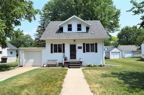 707 N Carver St, Winthrop, MN 55396