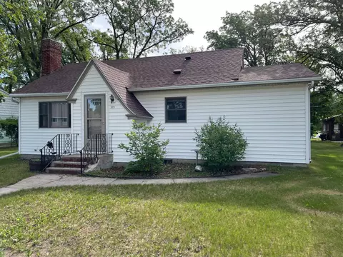 329 4th St S, Greenbush, MN 56726