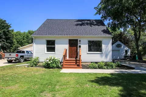 643 E 3rd St, Litchfield, MN 55355