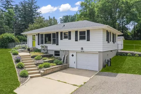 2514 Pinewood Rd SE, Rochester, MN 55904