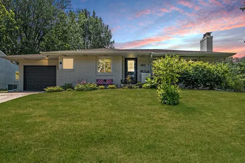 382 Haskell St E, West Saint Paul, MN 55118