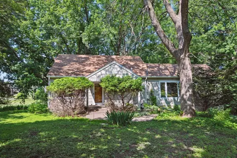 6510 Yosemite Ave, Excelsior, MN 55331