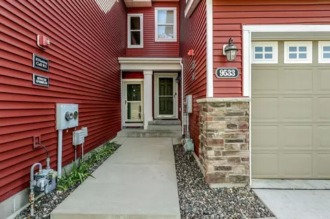9533 Roosevelt Dr, Chanhassen, MN 55317