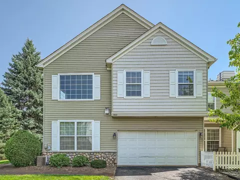 1949 Bluestem Ln, Shoreview, MN 55126