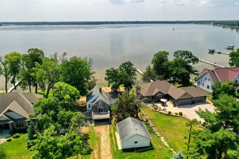 6901 N Shore Trl N, Forest Lake, MN 55025