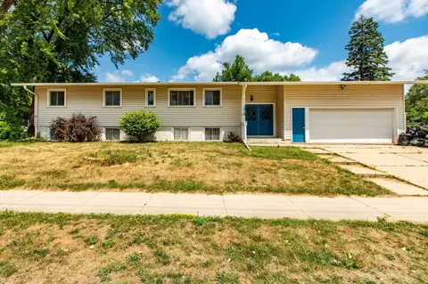 1919 33rd St NW, Rochester, MN 55901
