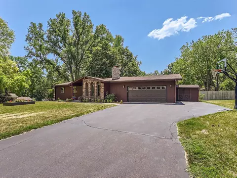 6065 Goldenrod Ln N, Plymouth, MN 55442