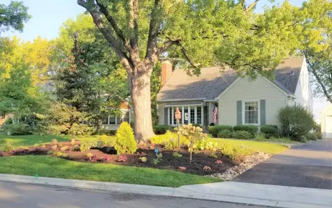 1709 Preston Ln, Hopkins, MN 55343