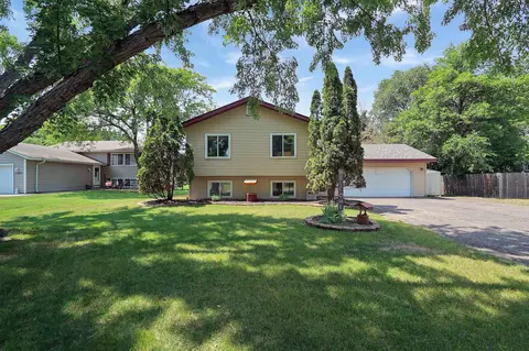11876 Marigold St NW, Coon Rapids, MN 55433