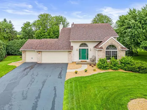 13874 Fountain Ct, Apple Valley, MN 55124
