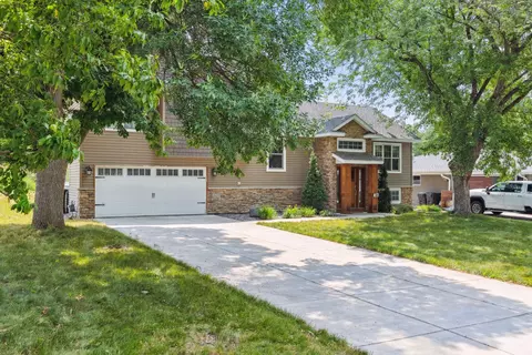 3321 Belden Dr NE, Saint Anthony, MN 55418