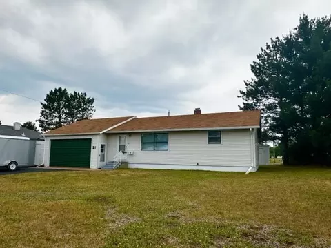 21 Evergreen Ln, Babbitt, MN 55706
