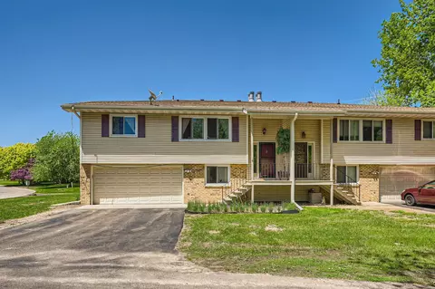 6824 Sandlewood Rd, Woodbury, MN 55125