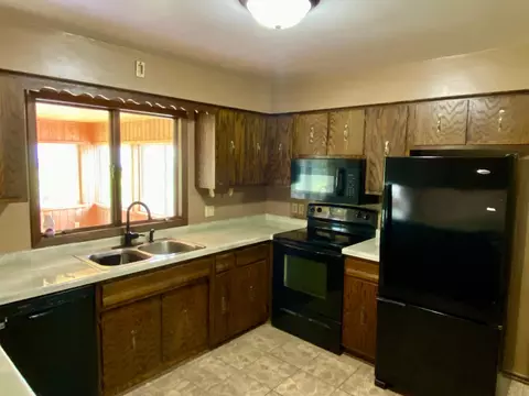 551 6th St E, Hector, MN 55342 photo 4