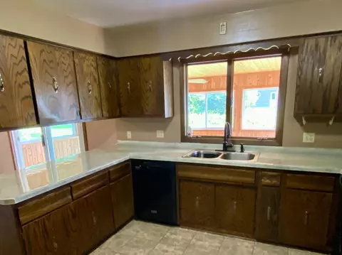 551 6th St E, Hector, MN 55342 photo 5