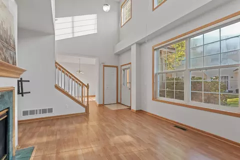 7718 Bluebonnet Blvd, Chanhassen, MN 55317