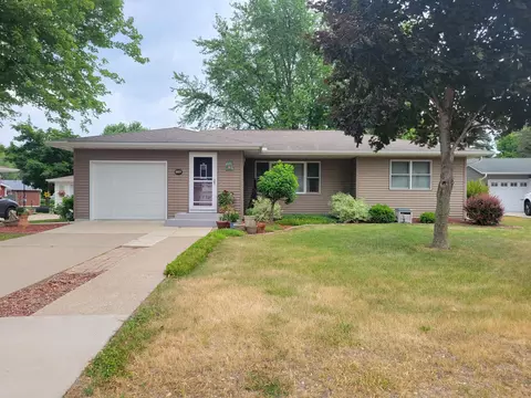 1105 W Center St, Lake City, MN 55041