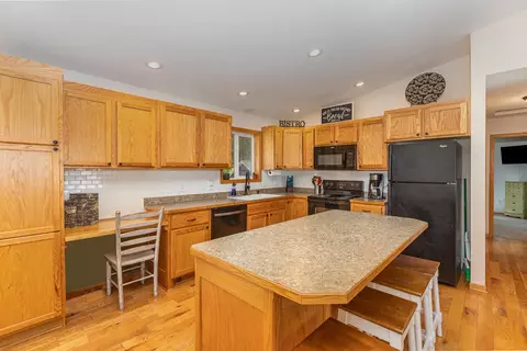 114 4th St SW, New Prague, MN 56071