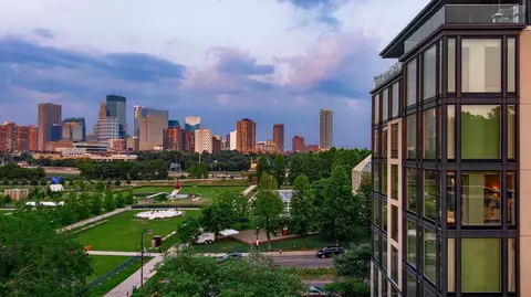 301 Kenwood Pkwy #501, Minneapolis, MN 55403