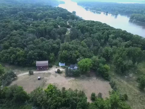 w12187 Wisconsin 35, Oak Grove Twp, WI 54021