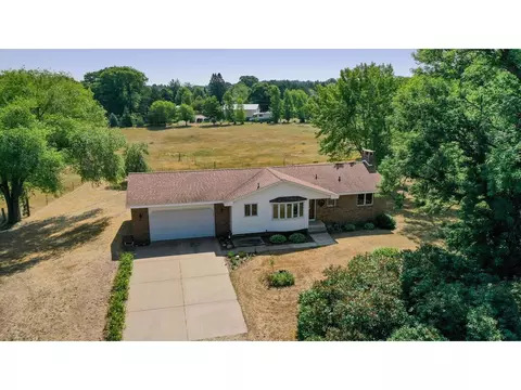 24547 Tulip St NW, Isanti, MN 55040