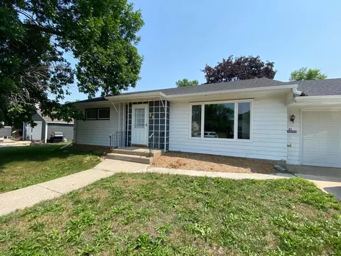 21 Meadow Ln, Morris, MN 56267