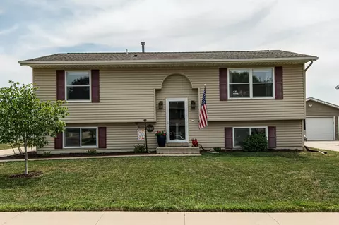 828 48th Ave NW, Rochester, MN 55901