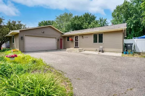17208 Duck Lake Trl, Eden Prairie, MN 55346
