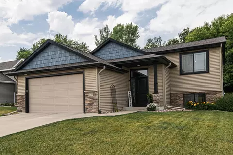 3609 46th Ave NW, Rochester, MN 55901