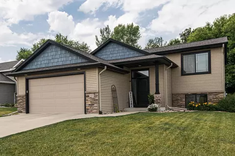 3609 46th Ave NW, Rochester, MN 55901