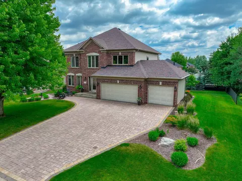 42 Ashbury Ct, Hudson, WI 54016