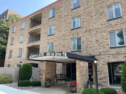 800 1st Dr NW #305, Austin, MN 55912