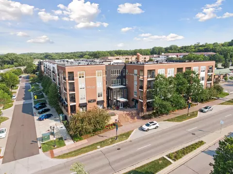 12501 Nicollet Ave #403, Burnsville, MN 55337