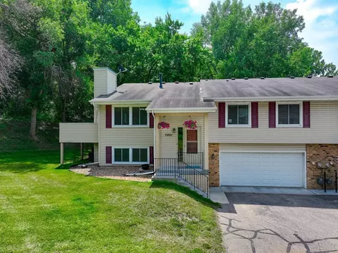 3861 Dolomite Dr, Eagan, MN 55122