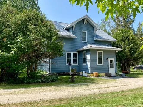 10143 Three Bridges Rd, Cook, MN 55723