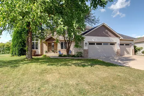 505 Heritage Trl NE, New Prague, MN 56071